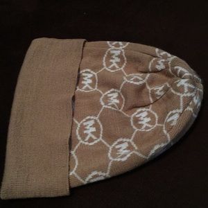 MK winter hat